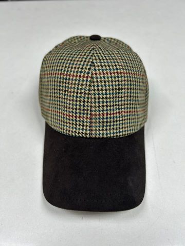 GORRA DE  DEPORTIVA CUADROS BEIS